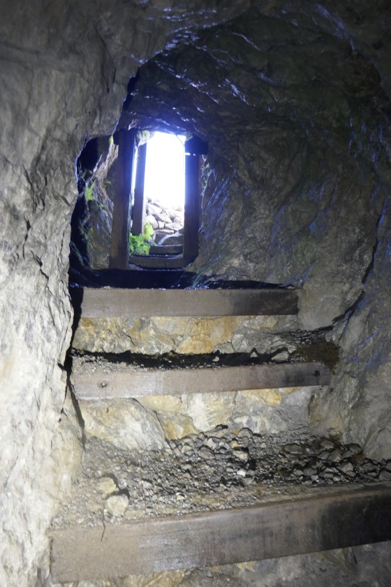 abstieg ins tunnelsystem kleiner pal abstieg ins tunnelsystem kleiner pal