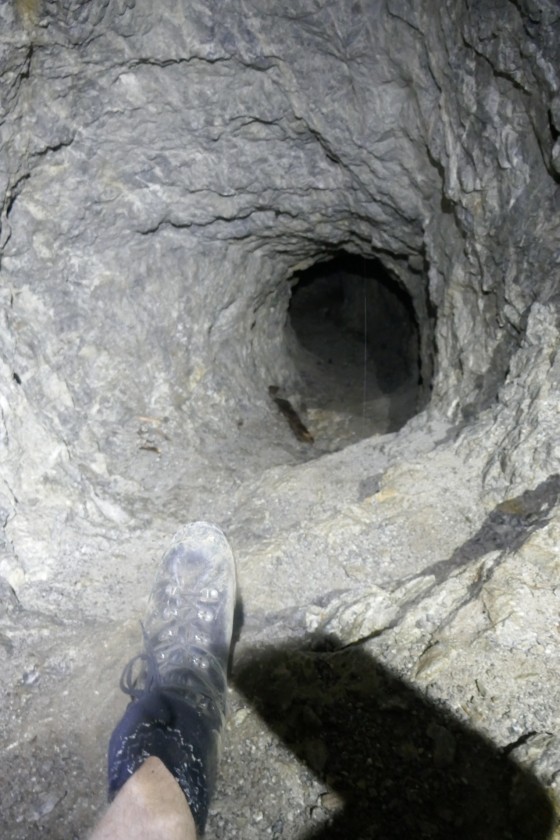 da gehts noch weiter runter tunnel da gehts noch weiter runter tunnel