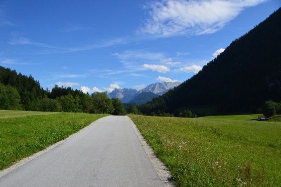 einsame strasse bei weitenau 