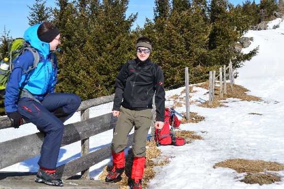 mathias und anna mit winterausrüstung 