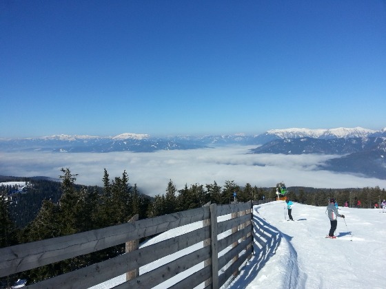 morgennebel über dem tal 