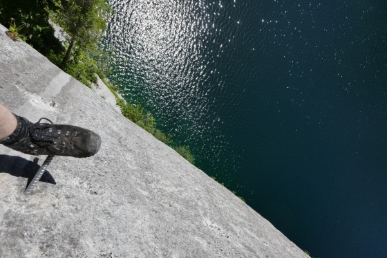 senkrecht runter laserersteig mit gosausee 